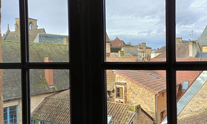 Sarlat-la-Caneda Historic Center Apartment | La Salamandre