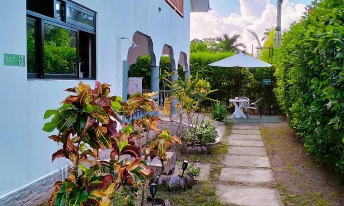 La Digue Bed & Breakfast | La Source Self Catering