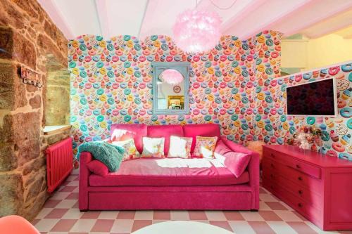 Corcubion Apartment | La Suite Años 50 La casa Barbie Bañera, chimenea