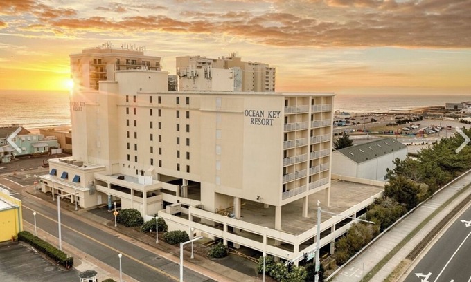 Northeast Virginia Beach Resort | Labor Day Week Special in Virginia Beach!