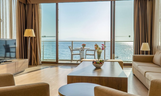 Kadnlar Denizi Mahallesi Hotel | Ladies Beach Suit Otel