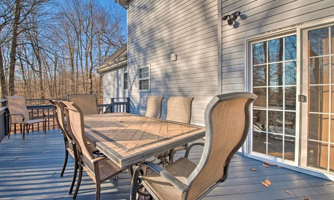 Tobyhanna House | Lake Access and Fire Pit Spacious Tobyhanna Home!