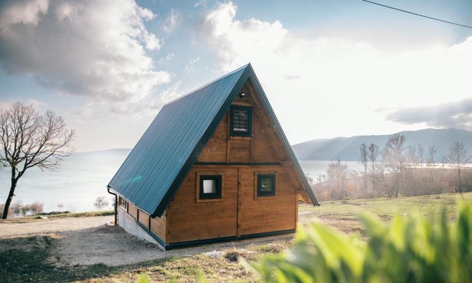 Canton 10 House | Lake House Beliz