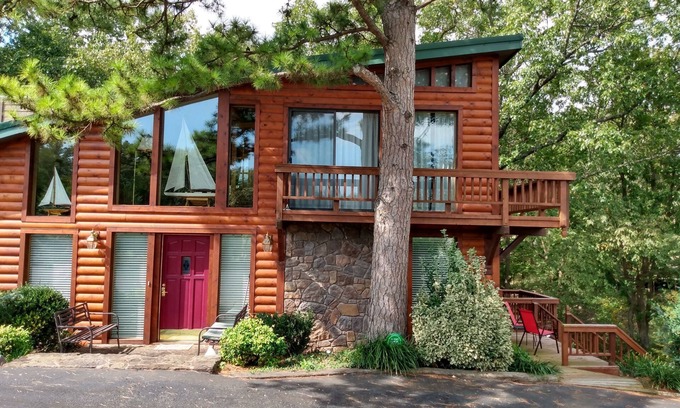 Grove Cabin | Lake lodge with Grand Lake views close to marina and Honey Creek Hive Mini Golf