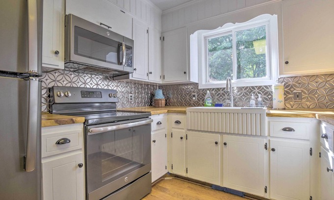 Olivia Cottage | Lake Retreat in Carolina Trace w/Resort Amenities