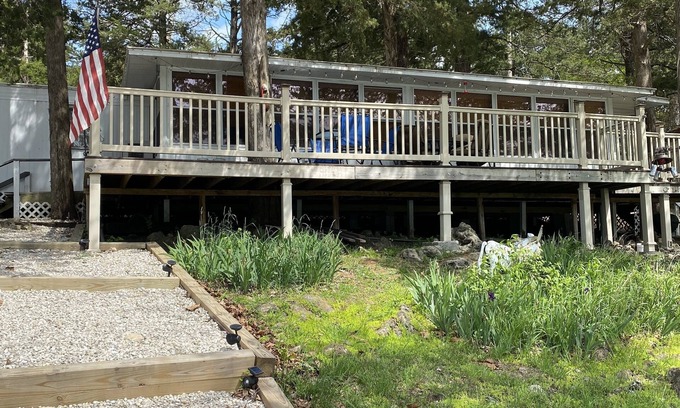Roach Cabin | Lake View Cabin - Cozy Cabin Lake of the Ozarks