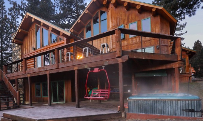 Wolfe Estates Apartment | Lake Views King Cabin w Hot Tub | Trails | Sleds