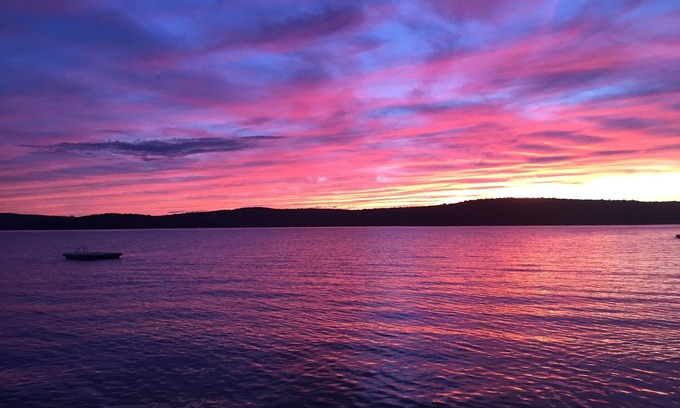 Greentown House | Lake Wallenpaupack Lakefront Home With 4 master bedrooms facing lake