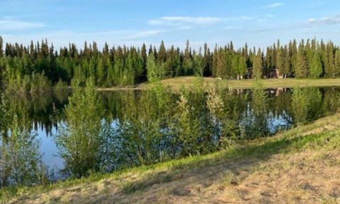 North Pole Cabin | Lakefront Cabin across from Santa Claus House!