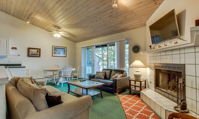 Whitefish Condo | Lakefront Condo with Wonderful Views - Easy Access to Nearby Skiing