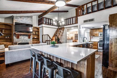 Point Venture House | Lakefront Home w Dock + 2 Cozy Decks Views