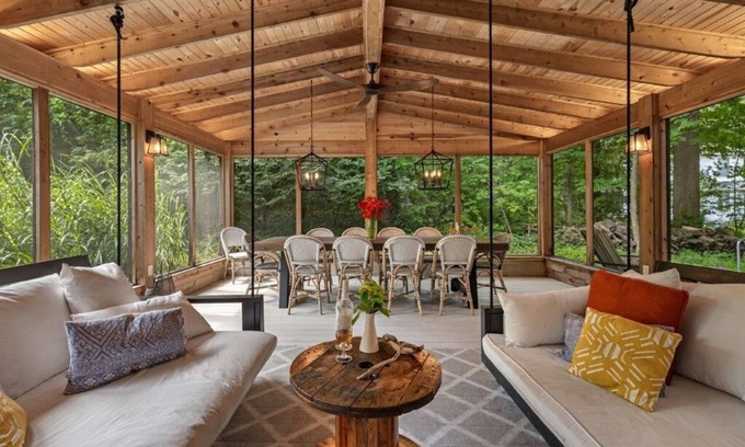 Lakeside House | Lakeside Home With 40 FT of Private Beach!