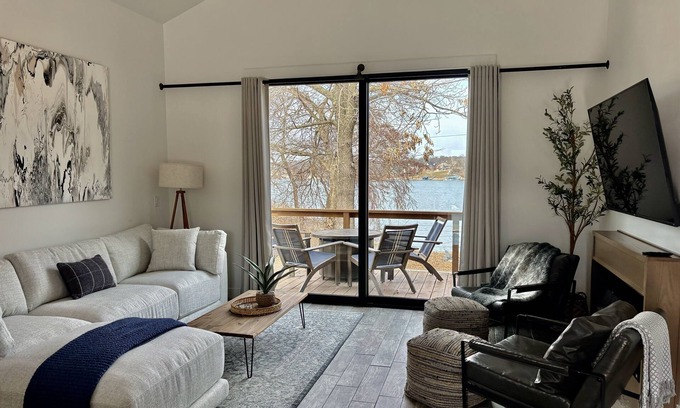 Grove Cabin | Lakeside Modern Luxury with Lake Views, King Beds