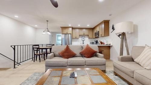 Mammoth Lakes Apartment | Lakeview Villas #06 condo