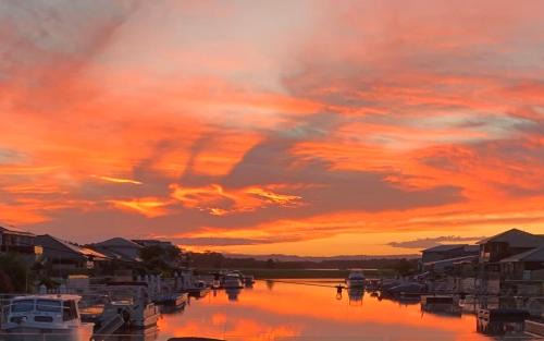 Yamba Apartment | Lakeview Yamba Water Front Access 1 small Pet Friendly