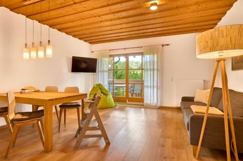 Neuschoenau Apartment | Landhaus Lerchenweg FeWo inkl aktivCARD