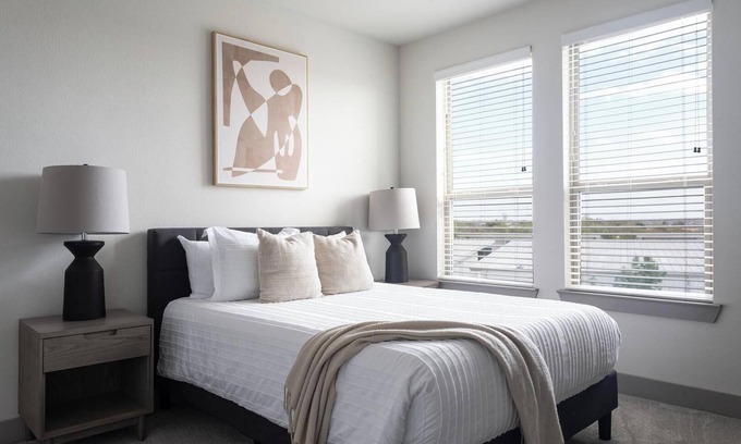 Manor Apartment | Landing | Amazing 1BD, Clubhouse, Gym