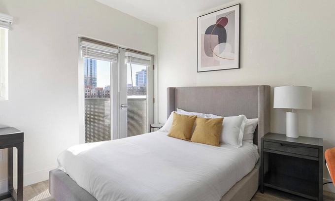 Pearl District Apartment | Landing | Amazing Studio, Courtyard, Gym