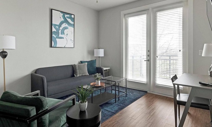 Buda Apartment | Landing at The Green at Plum Creek - 1 Bedroom .