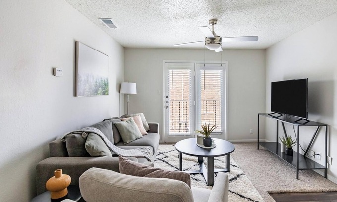 Denton Apartment | Landing | Modern 1BD, Pool, Courtyard