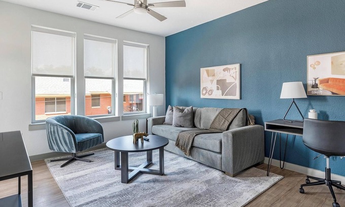 MLK Apartment | Landing | Stunning 1BD, Gym, Courtyard