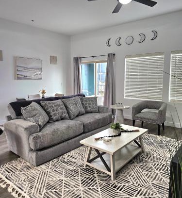 Phoenix Apartment | Landmark on 67th