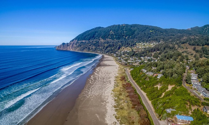 Manzanita House | Laneda Lodge (MCA 1339)