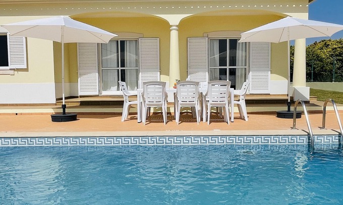 Branqueira Villa | Lara Lima CIP