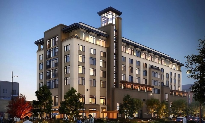 Fitzsimons House | Large Accommodation with Balcony and Kitchen! Near Denver Botanic Gardens!