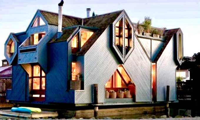 Marin City Boat Rental | Large, architecturally designed Floating Home - for a unique vacation!
