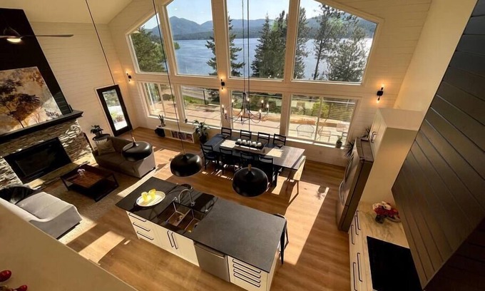 Bonner County House | Large Home overlooking Lake Cocolalla