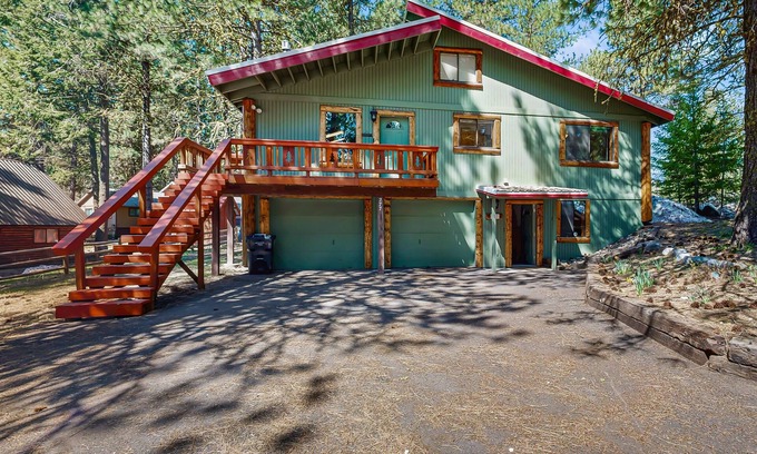 McCall Cabin | Large private home with wood stove & fireplace - near McCall & lake