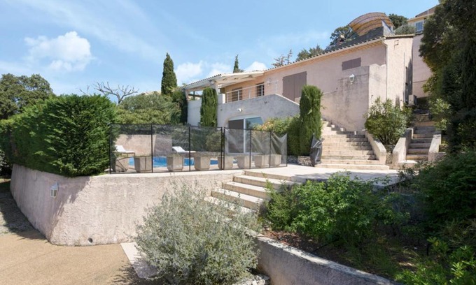 Les Hauts de Villeneuve House | Large Villa With Swimming Pool And Terraces
