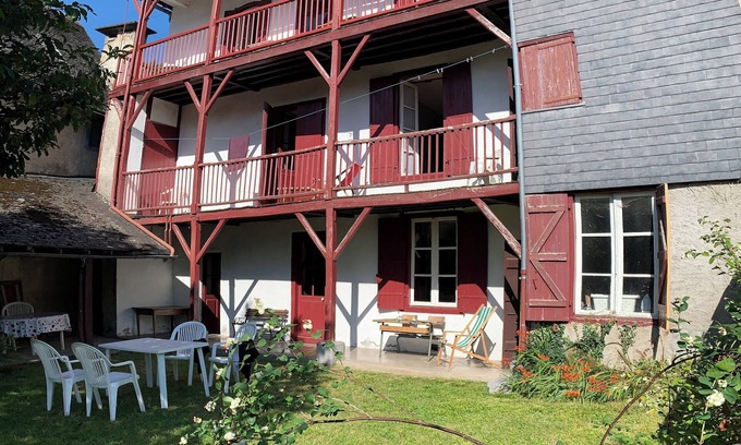 Osse-en-Aspe House | Large village house - ideal for groups