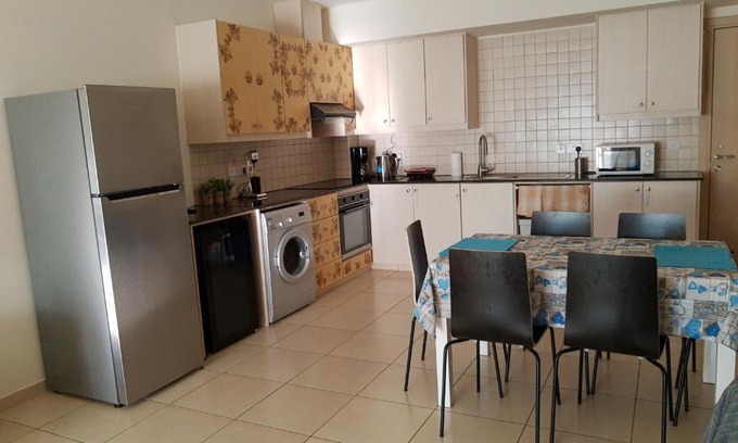 Xylofagou Apartment | Larnaca Xylophagou 2-bedroom apartment with a shaded terrace