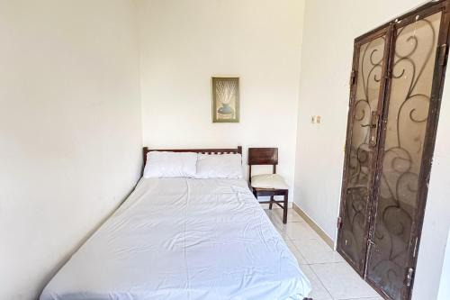 Serpong Hotel | Lathysha Guest House Syariah Mitra RedDoorz