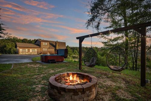 Blue Ridge Ski Chalet | Launch Pricing, 5 BR with Crib, 6 mins to Blue Ridge