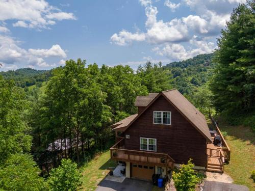 Sugar Grove House | Lazy Bear Inn