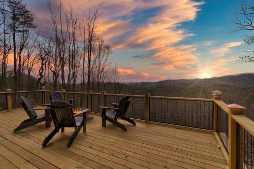 Ellijay Ski Chalet | Lazy Bear Lodge - A Mountain Top Cabin