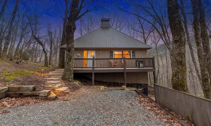 Ellijay Cabin | Lazy Bear - Walnut Mountain cabin with hot tub