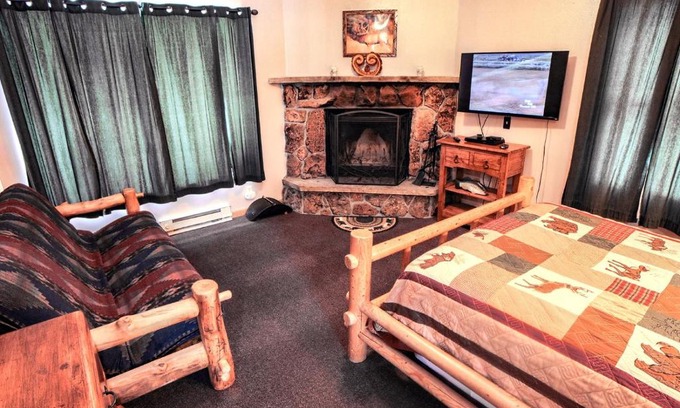 Estes Park House | Lazy R Cottages- 7B cottage