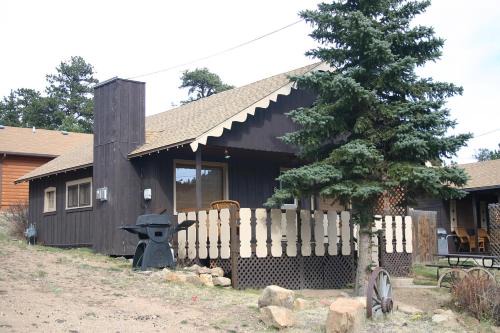 Estes Park House | Lazy R Cottages- 8 cabin