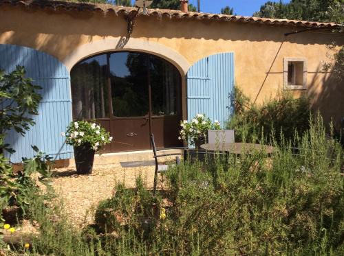 Roussillon House | Le Bois De La Cour