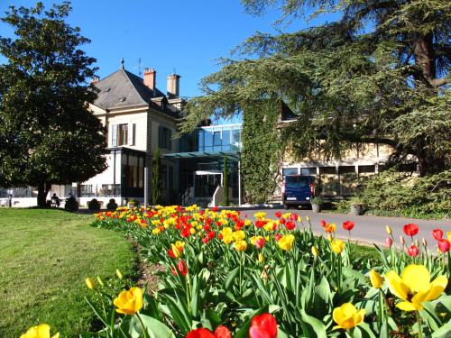 Les Eaux-Vives Hotel | Le Cénacle