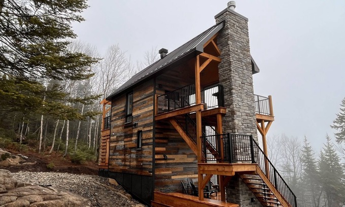 Lac Beauport Ski Chalet | Le Chamonix : Tiny house in nature (CITQ : 310190)