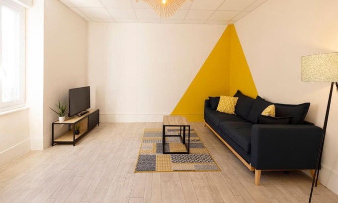 Montlucon Apartment | Le Cosy C - T2 Tout Équipé - Centre-Ville Gare