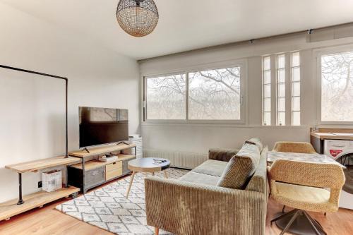 Republique–Point-du-Jour Apartment | Le dartan- Ferm