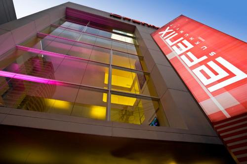 Nana Hotel | Le Fenix Sukhumvit 11 Bangkok