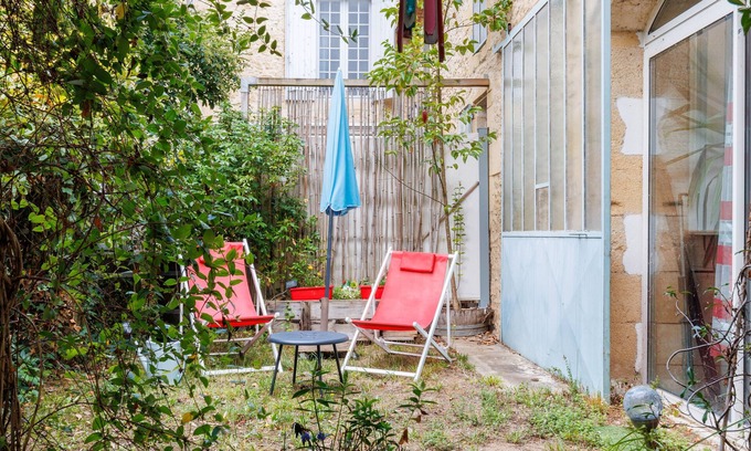 Saint-Pierre-d'Aurillac House | Le Fil Rouge – A Warm Holiday Home Blending Stone and Design in the Countryside