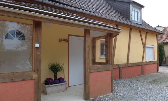 Avesnes-en-Val Apartment | Le Nid, a cocoon in which to rest. The animals of the mini-farm await you